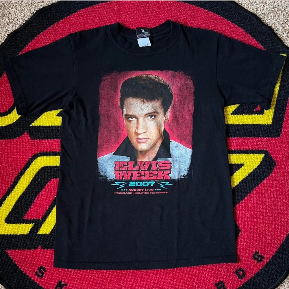 Vintage y2k Elvis Presley Tshirt
